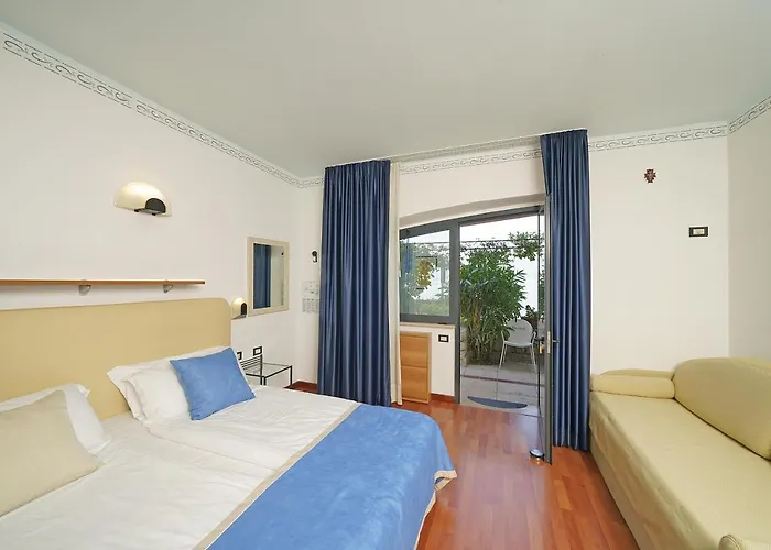 Carlotta Hotel