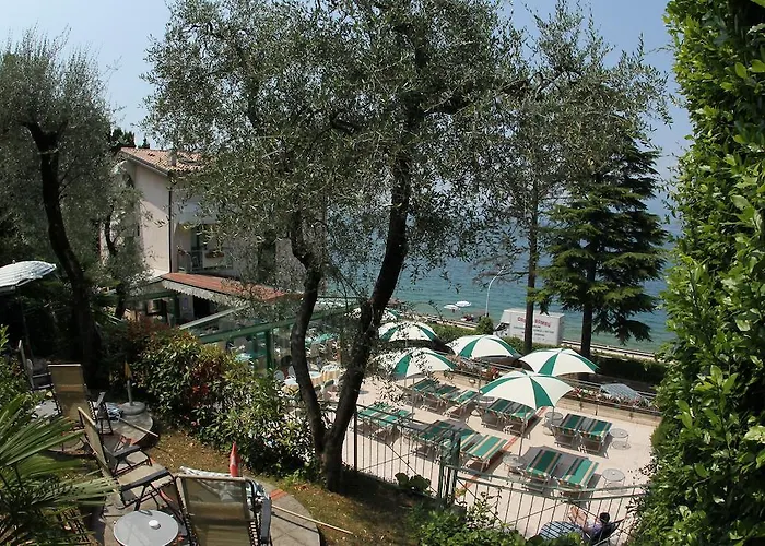Hotel Carlotta Torri Del Benaco