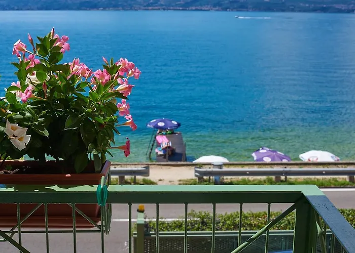 Hotel Carlotta Torri Del Benaco