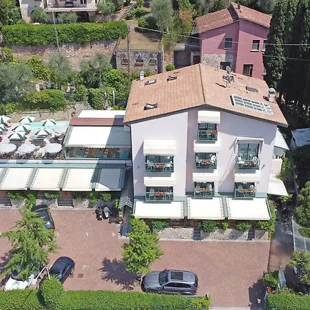 Carlotta Hotel Torri Del Benaco