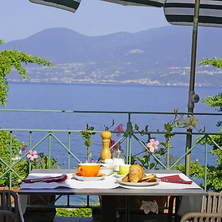 Carlotta Hotel 3*