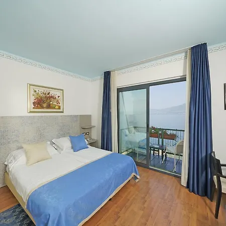 Carlotta Hotel