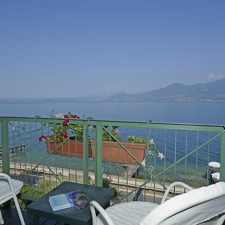 Carlotta Hotel Torri Del Benaco