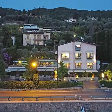 Carlotta Hotel Torri Del Benaco