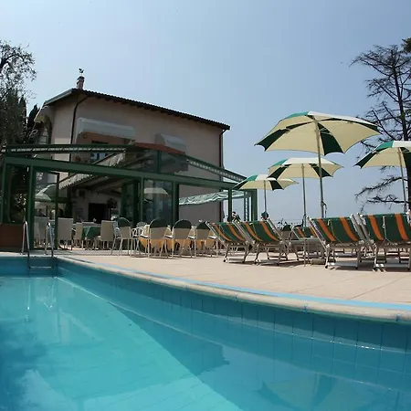 Hotel Carlotta 3*