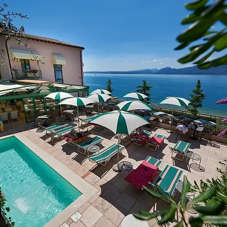 Carlotta Hotel 3*