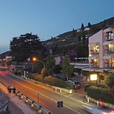 Hotel Carlotta Torri Del Benaco